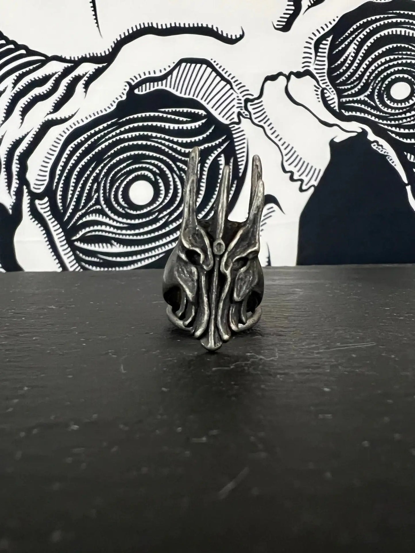 Anillo Vintage de Yelmo Negro de Sauron