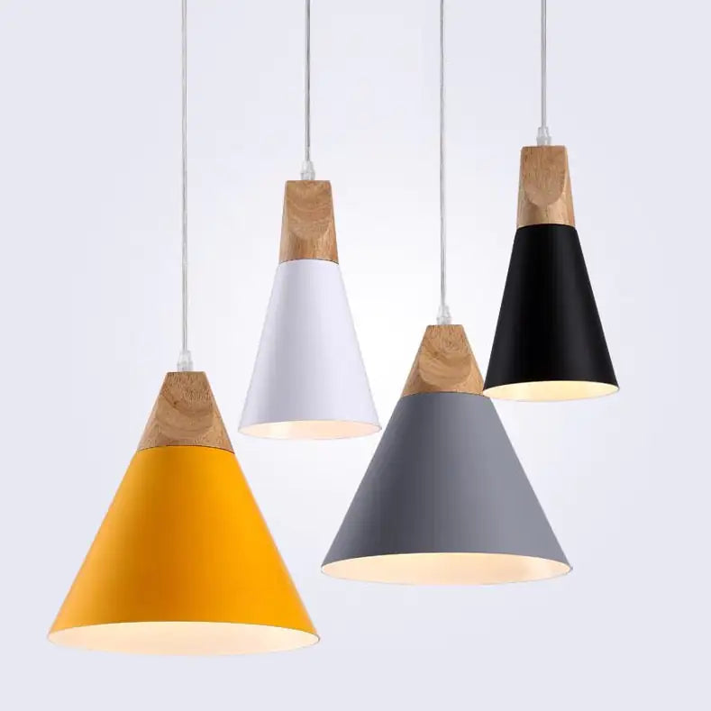Luces colgantes de madera