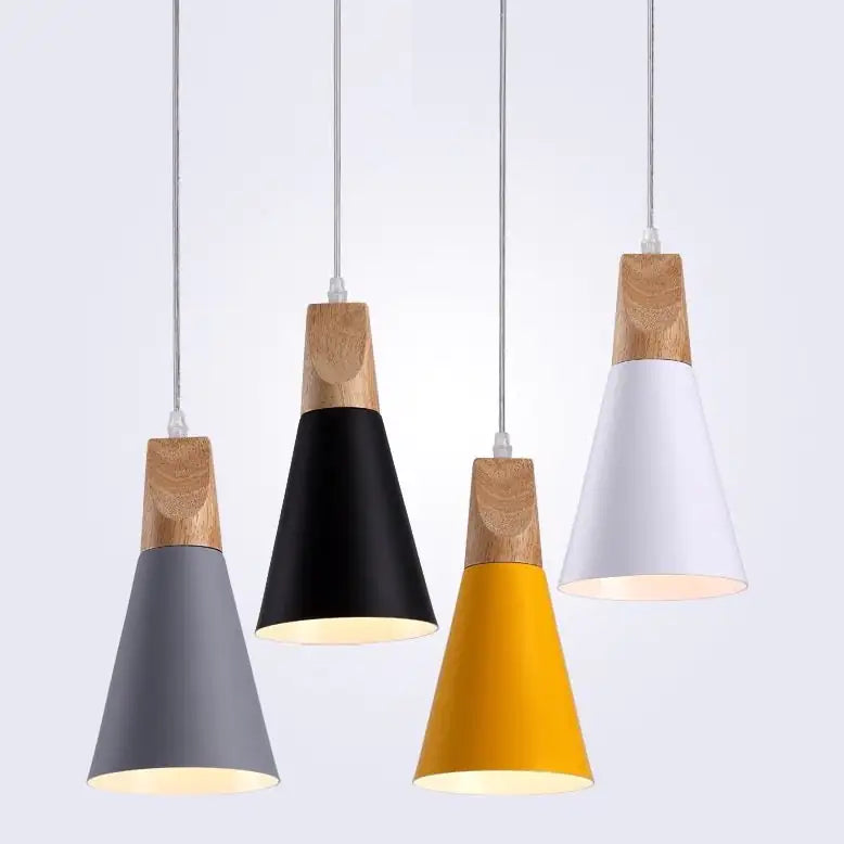 Luces colgantes de madera