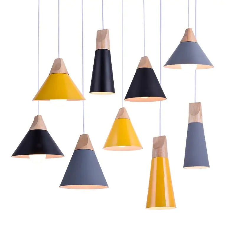 Luces colgantes de madera
